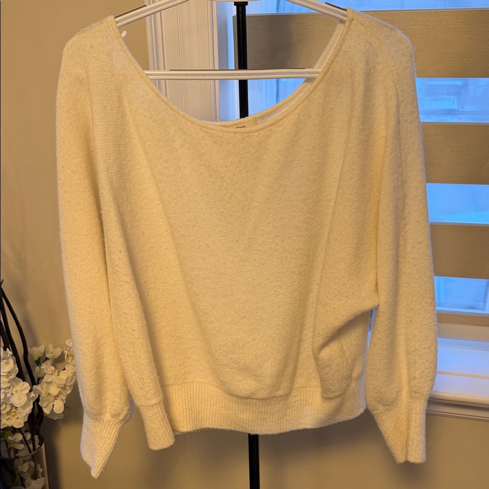 Aritzia Softspoke Rhoda Sweater size M - Picture 2 of 4